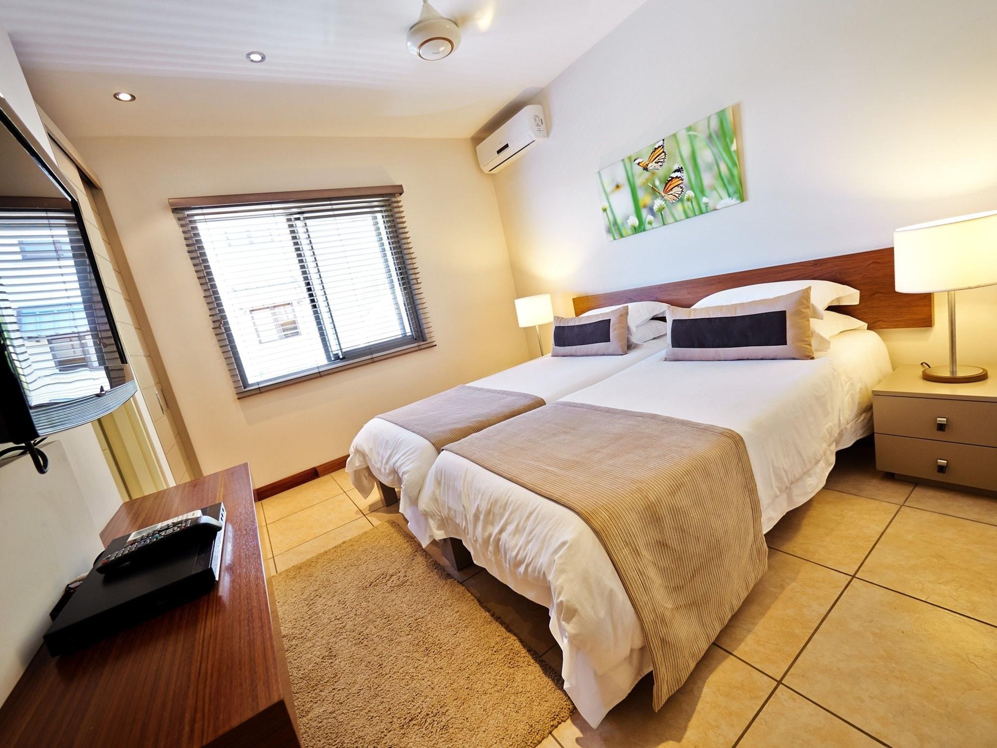 Bon Azur Beachfront Suites & Penthouses With Lov Тру-о-Биш Экстерьер фото