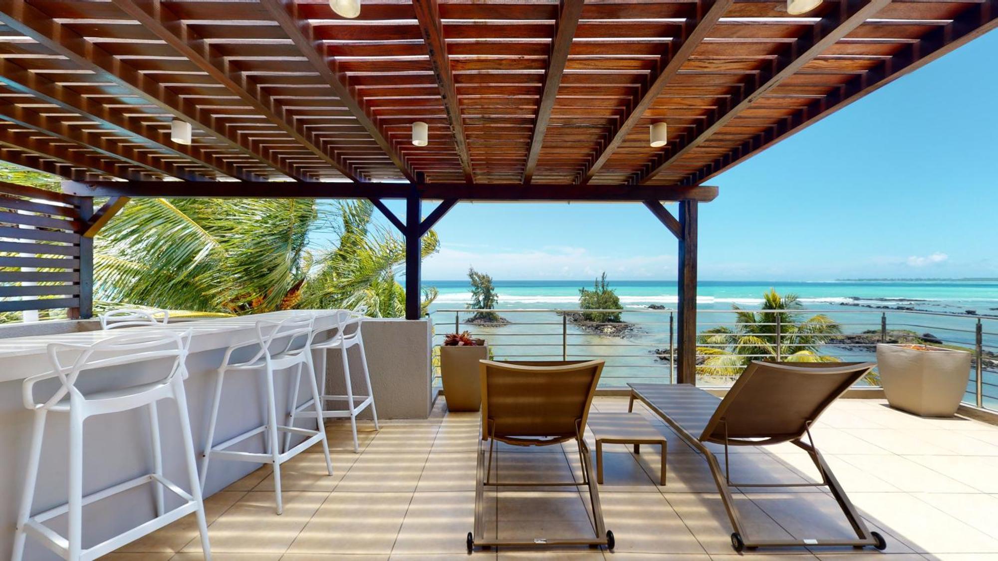 Bon Azur Beachfront Suites & Penthouses With Lov Тру-о-Биш Экстерьер фото