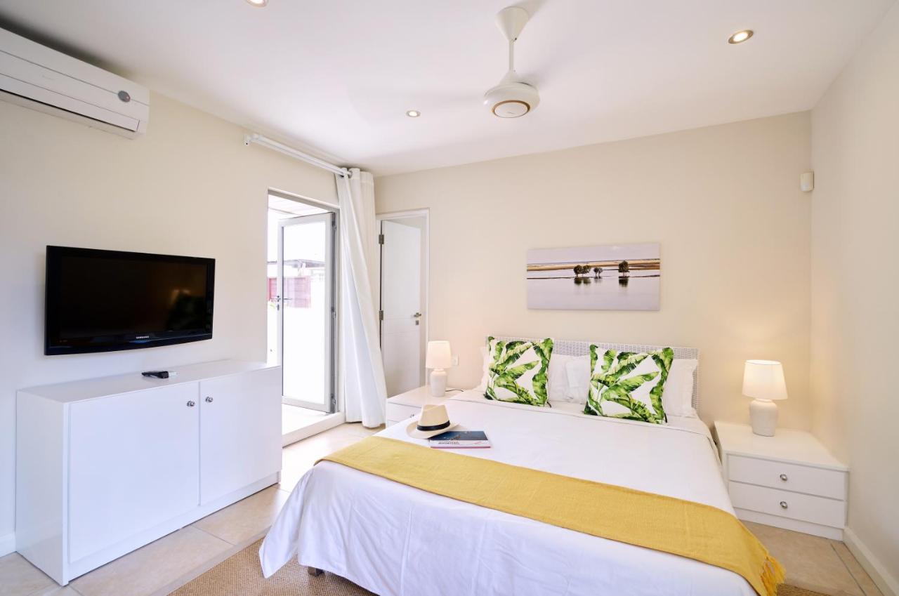 Bon Azur Beachfront Suites & Penthouses With Lov Тру-о-Биш Экстерьер фото