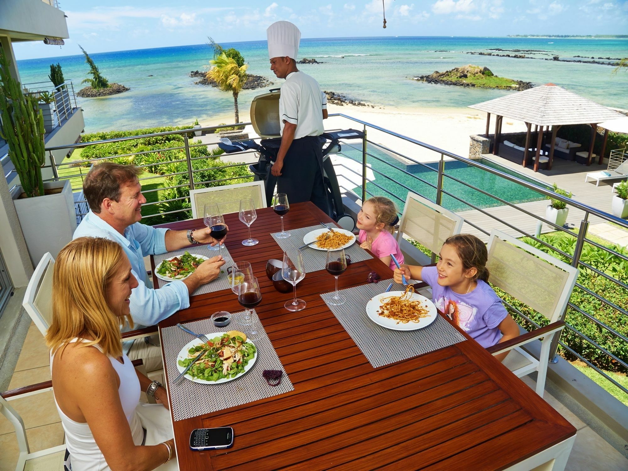 Bon Azur Beachfront Suites & Penthouses With Lov Тру-о-Биш Экстерьер фото