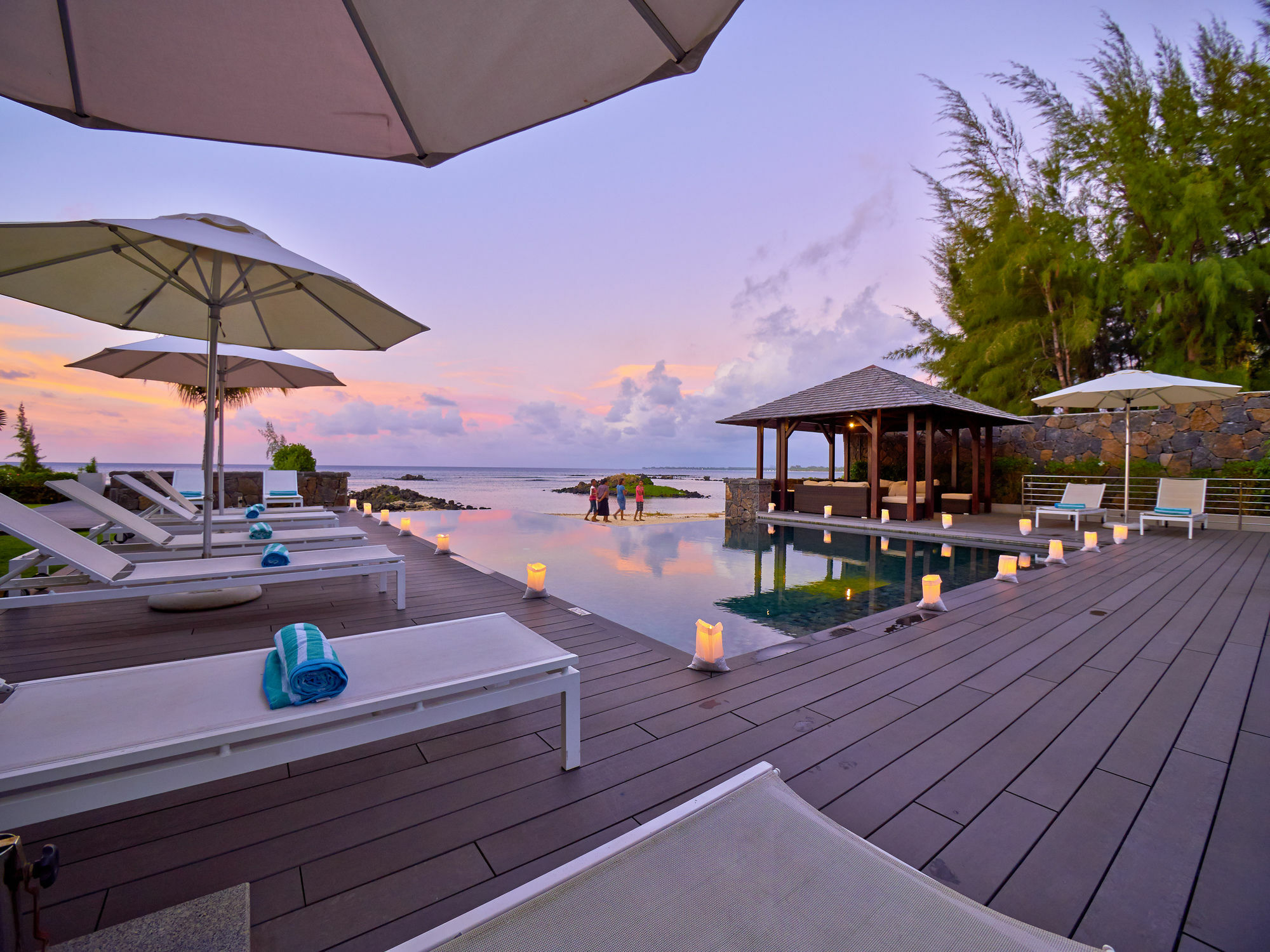 Bon Azur Beachfront Suites & Penthouses With Lov Тру-о-Биш Экстерьер фото