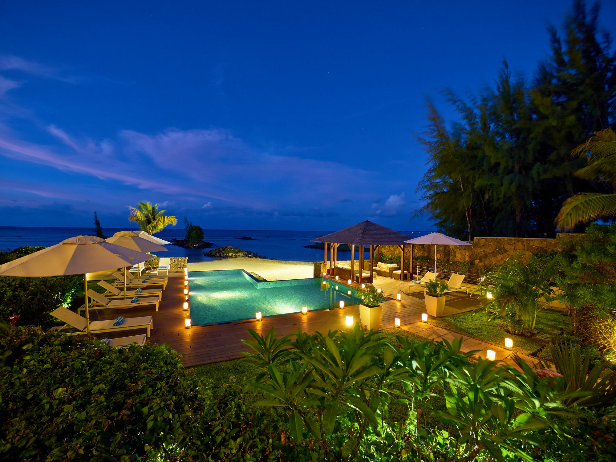 Bon Azur Beachfront Suites & Penthouses With Lov Тру-о-Биш Экстерьер фото