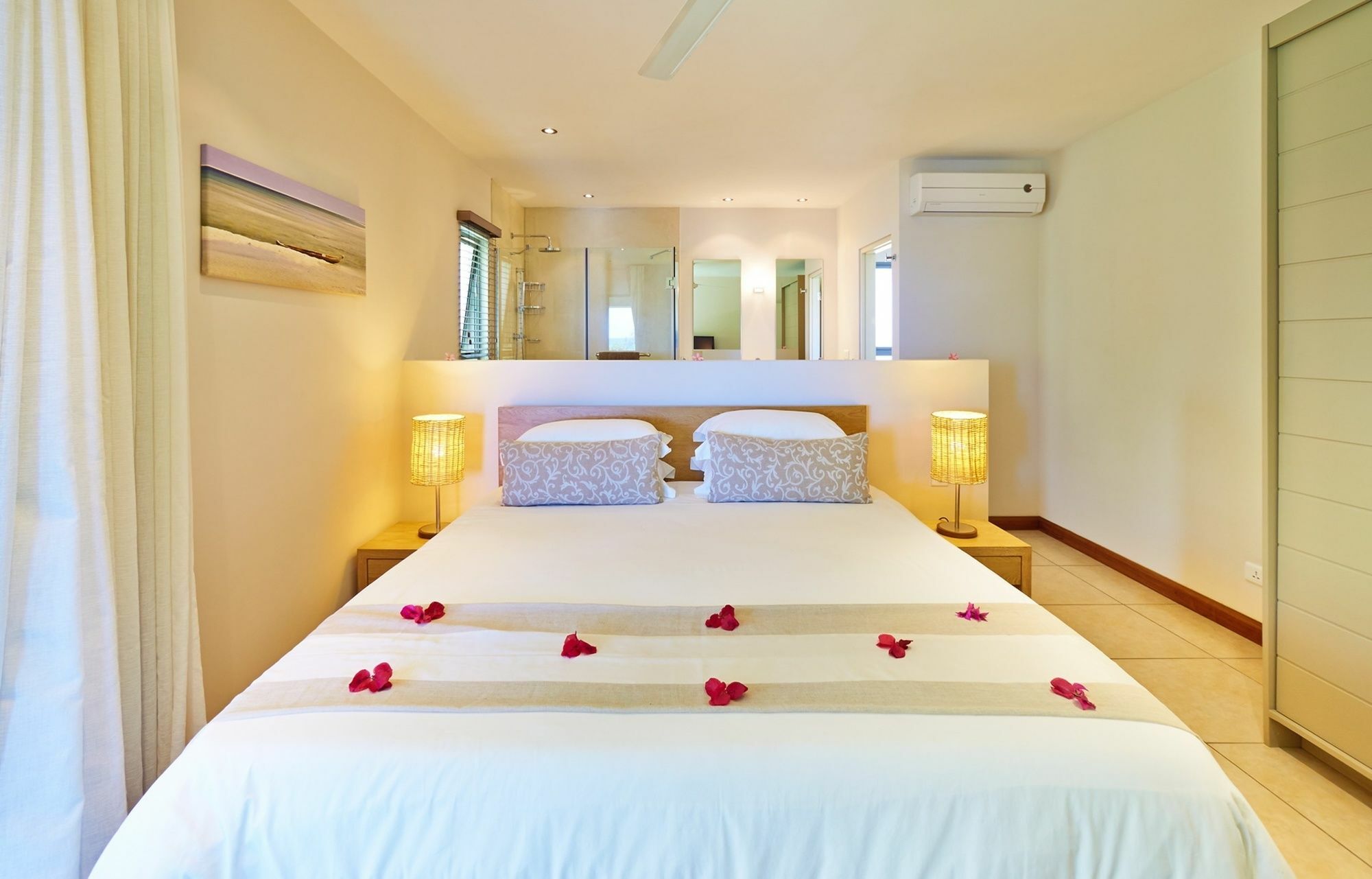 Bon Azur Beachfront Suites & Penthouses With Lov Тру-о-Биш Экстерьер фото