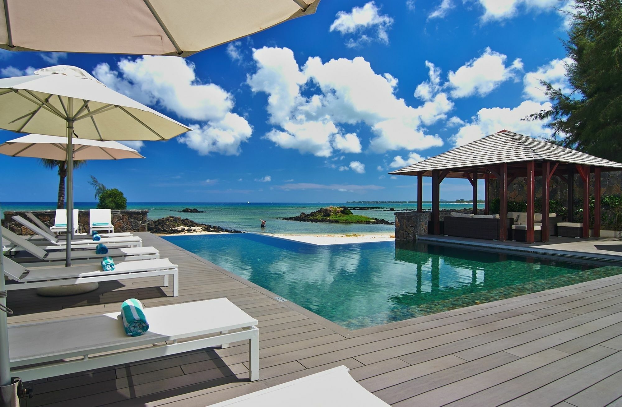 Bon Azur Beachfront Suites & Penthouses With Lov Тру-о-Биш Экстерьер фото